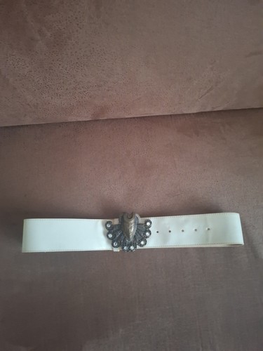 Breiter gürtel mit - breiter,